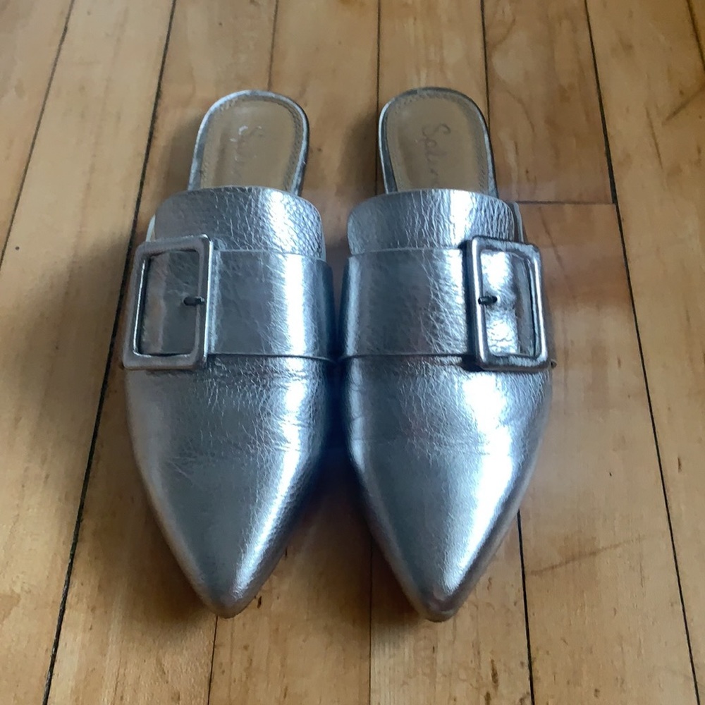 Silver Slides W/buckle 💀 - Picture 5 of 8